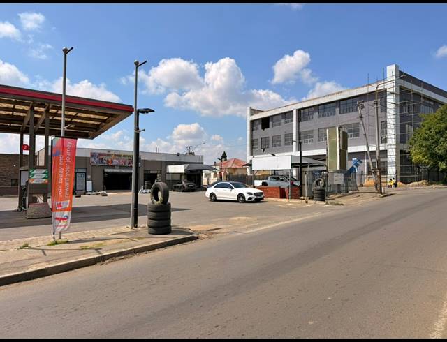 2,850M² SERVICE STATION FOR SALE IN LA ROCHELLE